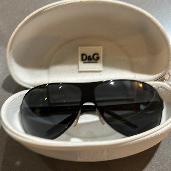 Dolce and Gabanna DG sunglasses - Picture 4 of 4